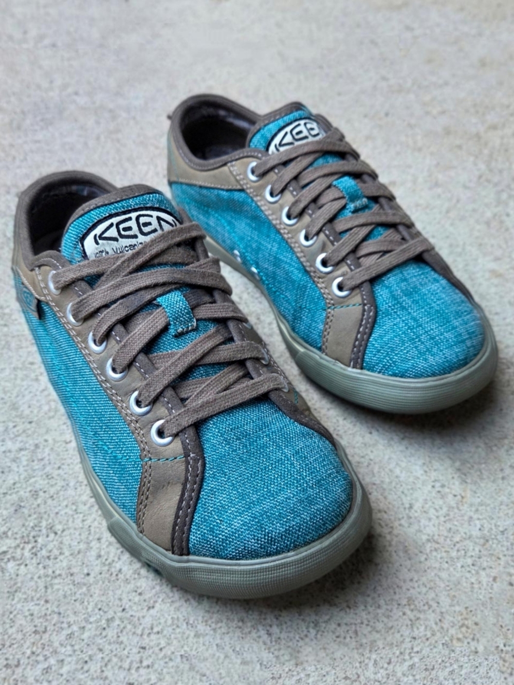 KEEN Sneakers Teal Blue Canvas Suede Grey Taupe Low Top Arcata Womens 7.5